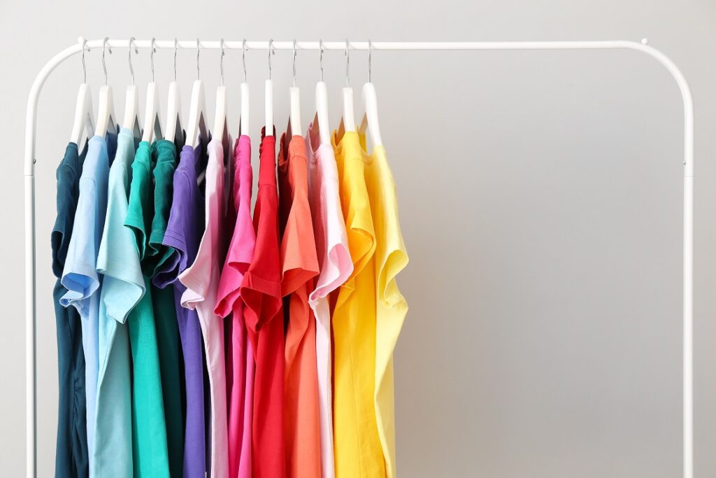 Clothes’ warehouse worker (production) 